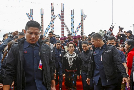 Myanmar State Counsellor Aung San Suu Kyi (C) attends the 72nd Kachin State day ceremony in Myitkyina, upper Myanmar on January 10, 2020. (STR / AFP)