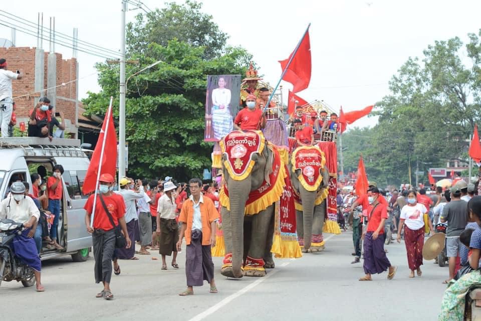 The election parade in Mandalay region’s Madaya town on Sunday. (Photos: Chan Myae Mon / Facebook)