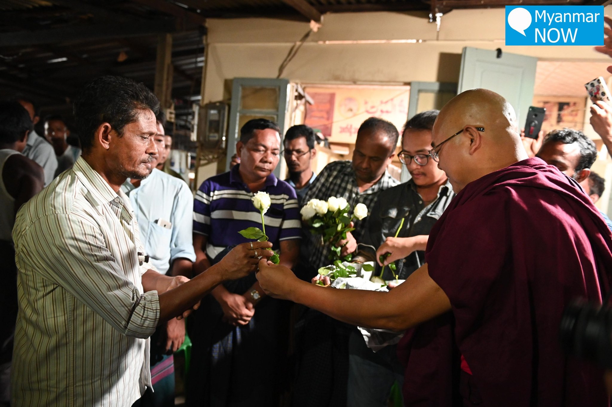 U Seindita visits the Muslim community in Yangon's South Dagon township. (Myanmar Now)