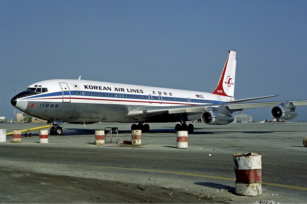 A Korean Air Boeing 707 similar to the one that was destroyed in the Korean Air Flight 858 bombing. (Steve Fitzgerald / Wikipedia)