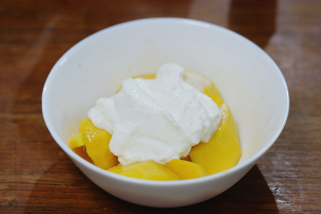 Yogurt with mango. (Vee Satayamas / Flickr)