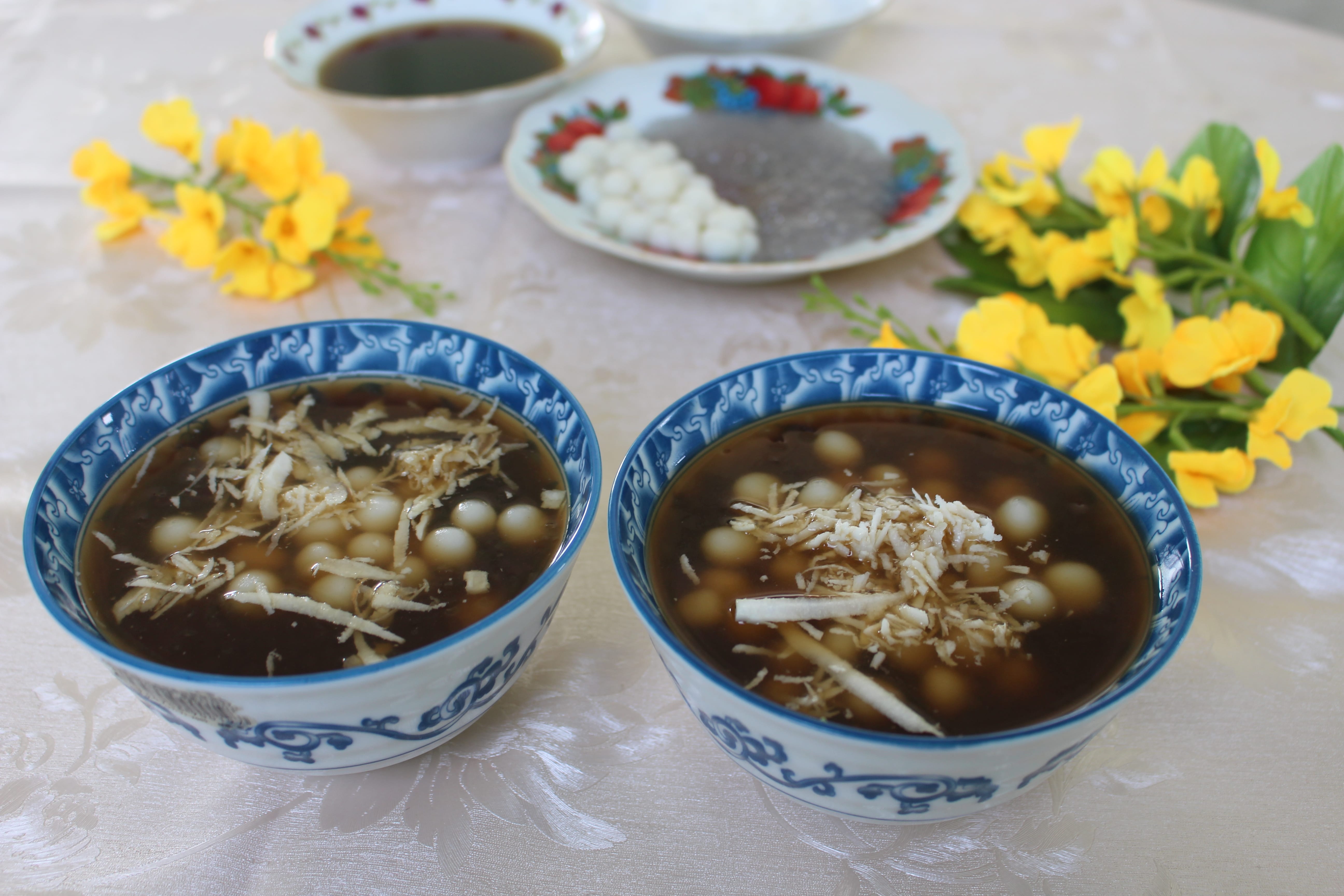 Sticky rice balls and tapioca in jaggery juice, a dish known as mote kyar si. (Hsu Myat)