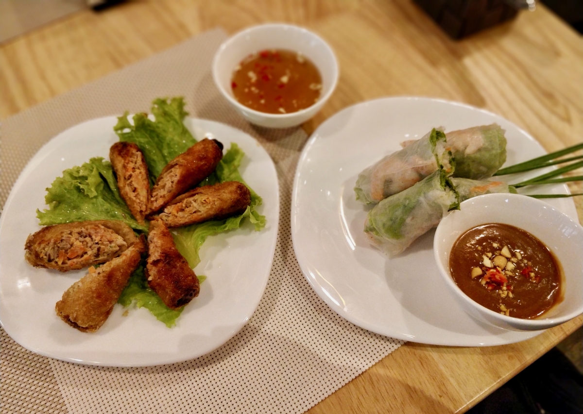 Fried spring rolls and fresh prawn spring rolls at Annam Noodle Bar and Bites in Urban Asia Centre. (Photos: Myanmar Mix)
