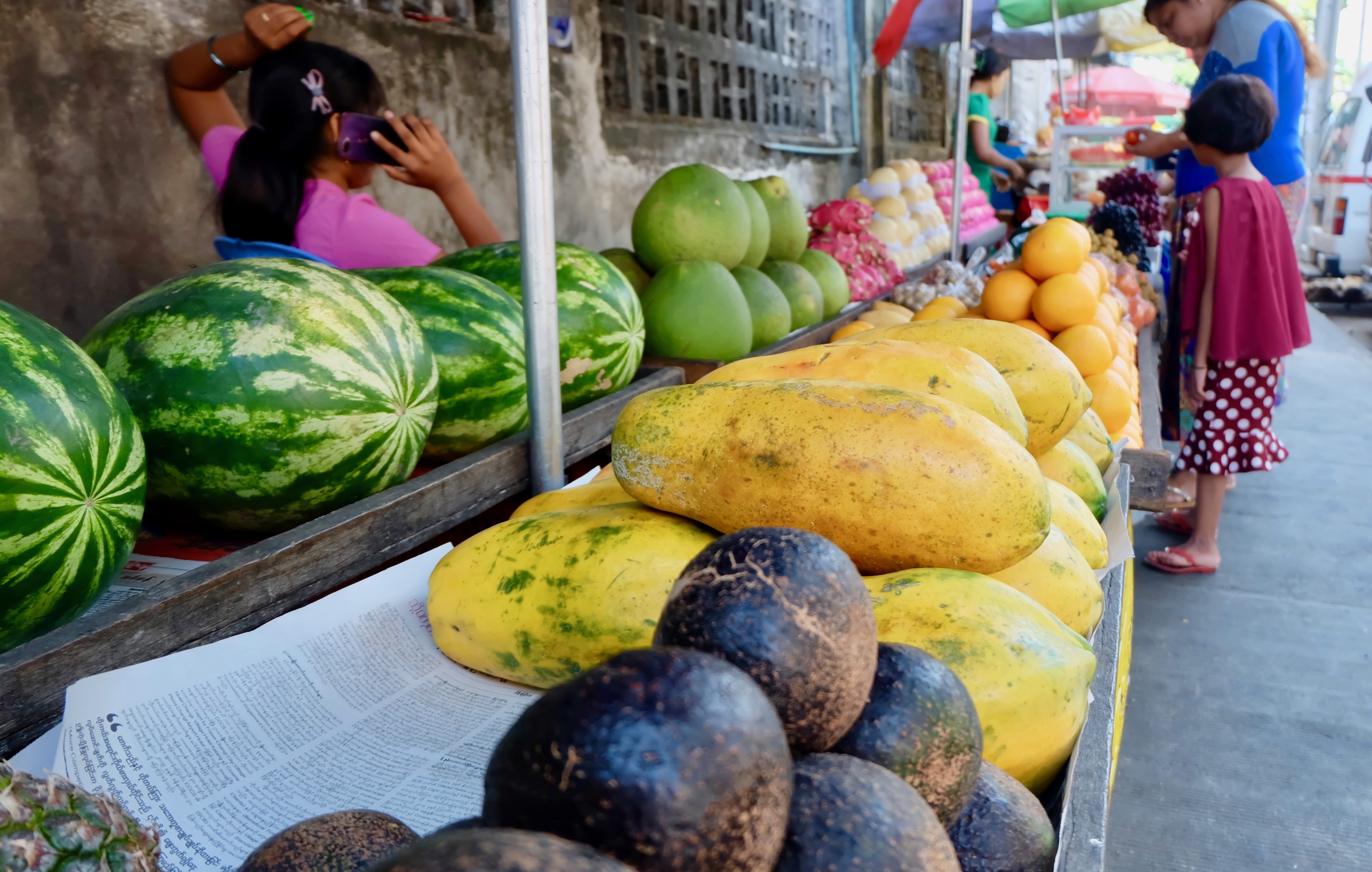 A fruit stand in downtown Yangon. (Photos by Myanmar Mix)