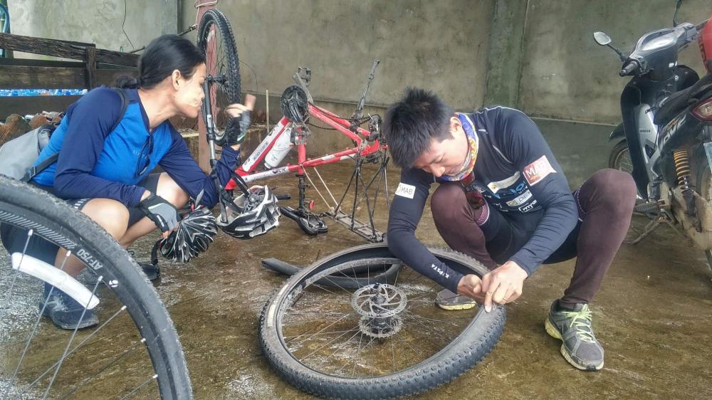  “We started our day with our first flat tyre, but all happy and motivated.”