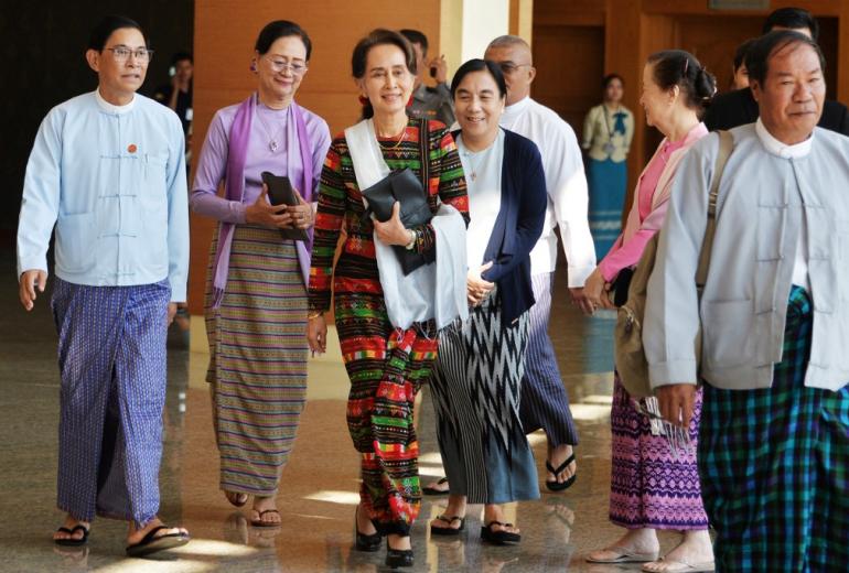 Myanmar's State Counselor Aung San Suu Kyi arrives back in Naypyidaw on December 14, 2019. (Thet Aung / AFP)