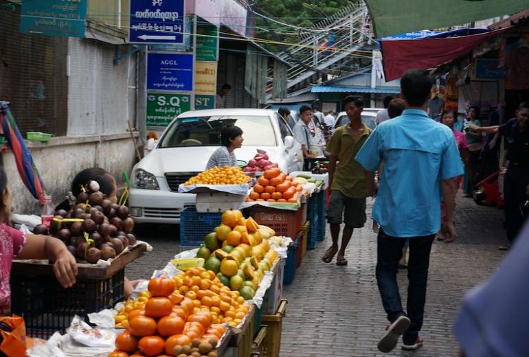 Fruit being sold at Bogyoke Aung San Market in Yangon. (Yis Ris)