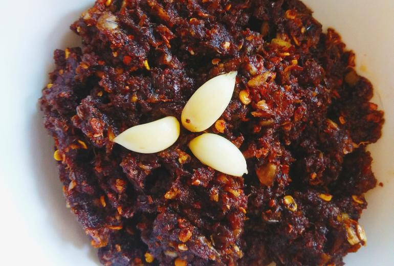The chilli and salt mix is a spicy addition to a Burmese dinner set. (Soe Naing Tun)