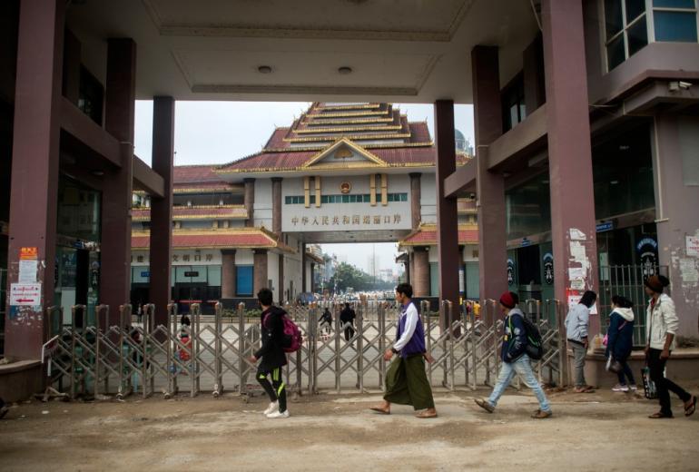 The Muse town border gate leading to China, where our writer’s dreams to become outrageously wealthy from thanaka sales were crushed within days. (Ye Aung Thu / AFP)