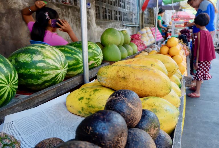 A fruit stand in downtown Yangon. (Photos by Myanmar Mix)