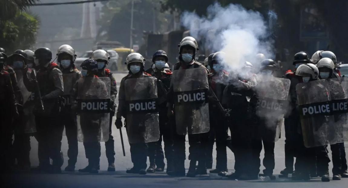 Myanmar authorities have gradually ramped up the use of force to disperse protests against the military coup. (Ye Aung Thu / AFP)
