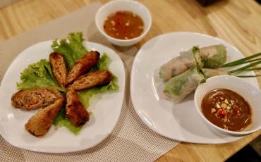 Fried spring rolls and fresh prawn spring rolls at Annam Noodle Bar and Bites in Urban Asia Centre. (Photos: Myanmar Mix)