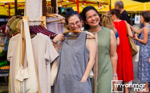 Shoppers at Makers’ Market in Karaweik Garden on Sunday (November 3).