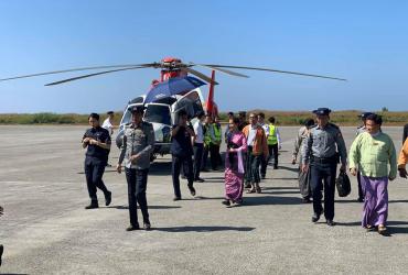 Aung San Suu Kyi and her entourage arrive in Thandwe, Rakhine state this morning. (Facebook / Myanmar State Counsellor’s Office)
