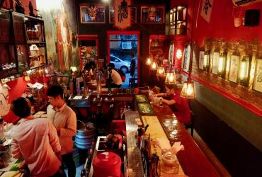 A150 Chinatown Bistro has a slick decor and affordable menu. (Myanmar Mix)