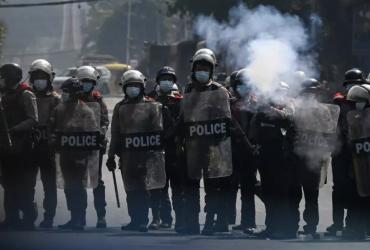 Myanmar authorities have gradually ramped up the use of force to disperse protests against the military coup. (Ye Aung Thu / AFP)