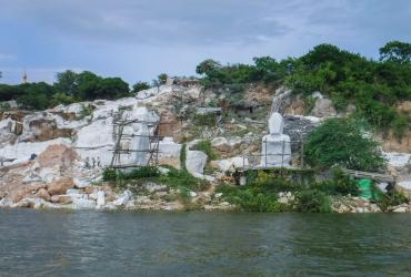 Saykin in Mandalay region is given over to the construction of Buddhist statues. (Dominic Horner)