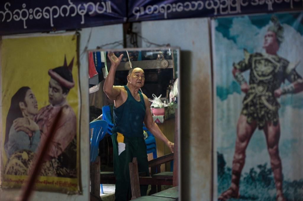  Sein Maung working out at his gym. (Sai Aung Main)