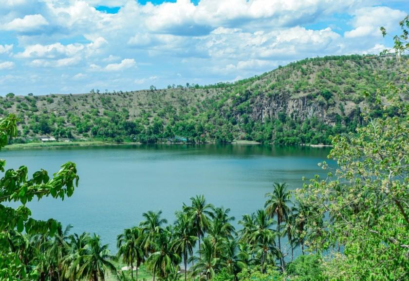 Overlooking the lake crater of Twin Pyauk. 